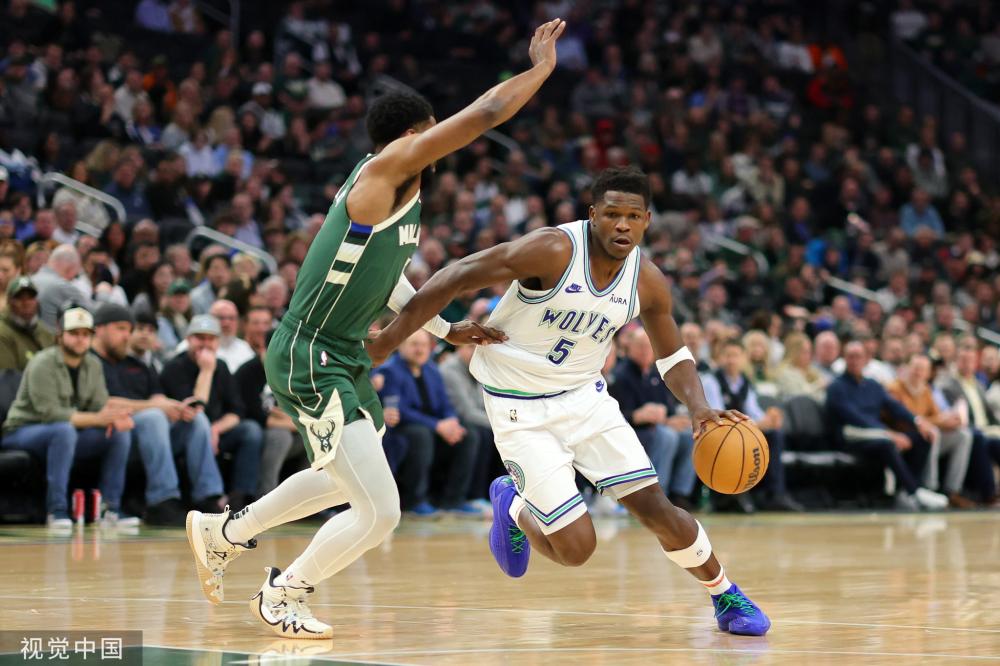 他频繁出现 他频繁出现