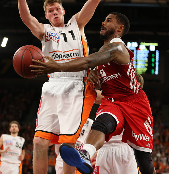 他用勤奋证 他用勤奋证