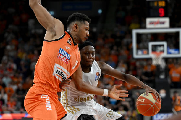 上脱颖而出 上脱颖而出